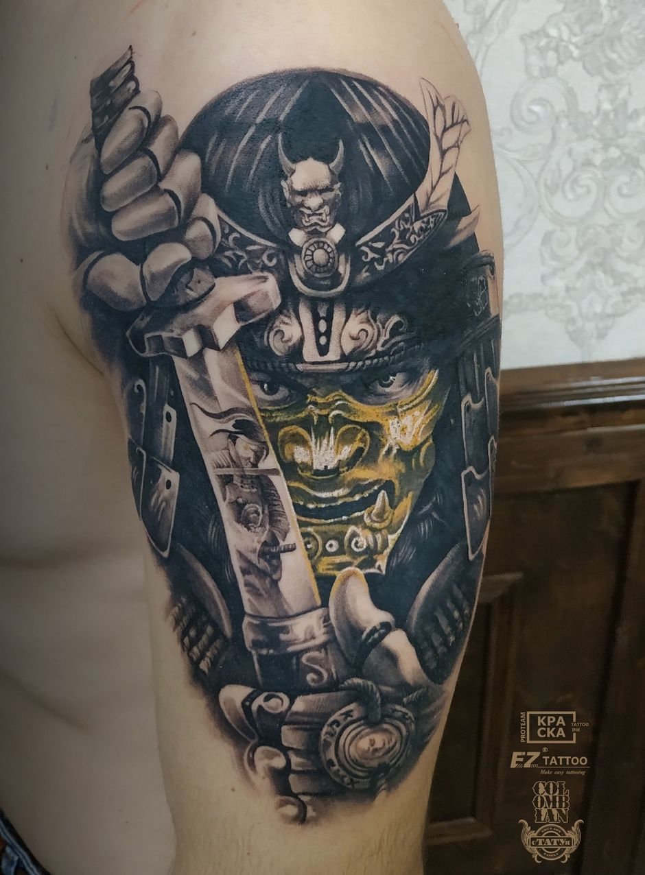 Artista di tatuaggio Vyacheslav Dolzhenko, tatuaggio a colori in stile realismo, КРАСКА Pro Team | Volgograd, Russia