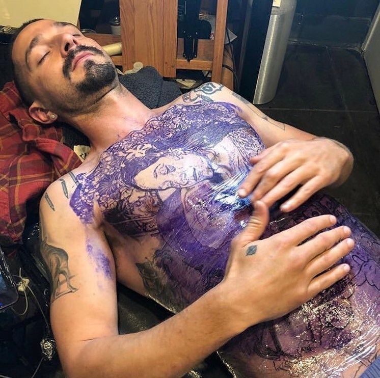 Shia LaBeouf si è fatto un tatuaggio per un nuovo ruolo