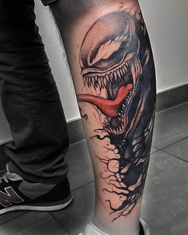 @vean_tattoo_wroclaw marvel Venom 토이트 by @vean_tattoo_wroclaw