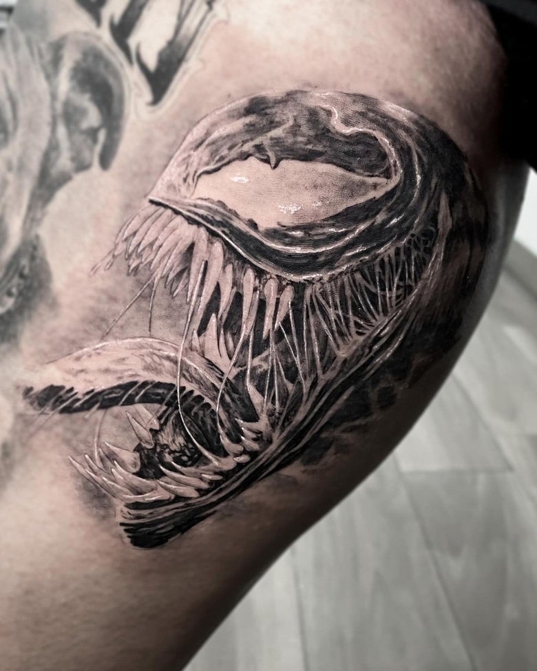 @raen_tattoo marvel Venom 토이트 by @raen_tattoo