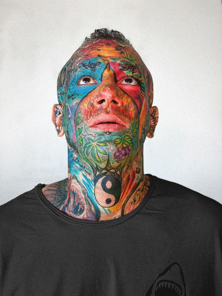 이란 팝 스타 타타루가 외교적 모욕죄로 사형 판결 받음 이란 팝 스타 타타루가 외교적 모욕죄로 사형 판결 받음