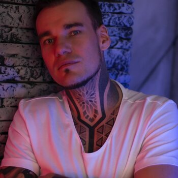 타투이스트 Anatoliy Tolstouhov