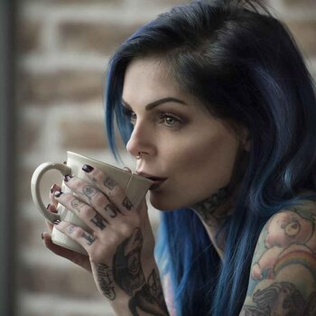 타투 모델 Riae