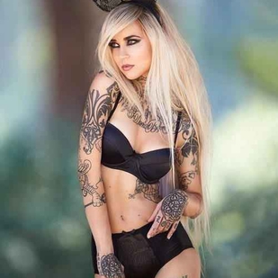 🔥 핫 포토, 모델 포트폴리오  #8685 타투 모델 Sara Fabel