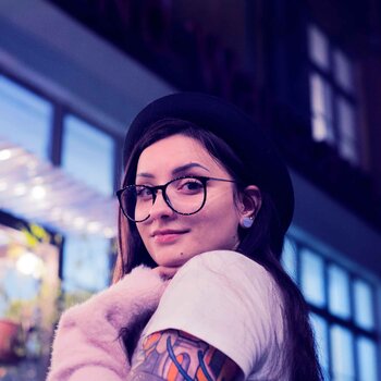 타투이스트 Laura Konieczna