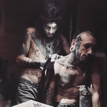 타투이스트 Byron