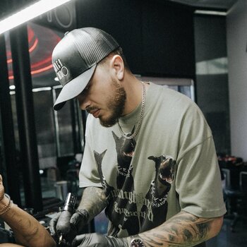 타투이스트 Viacheslav Danh