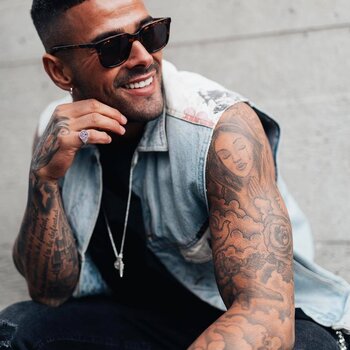 타투 모델 Leon Scott