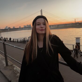 타투이스트 Amina Gasay