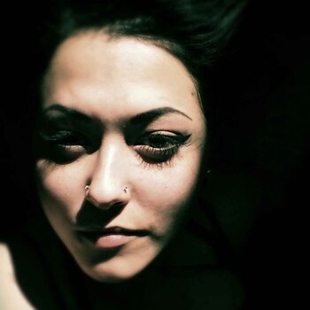 타투이스트 Maya Sapiga