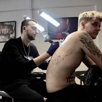 타투이스트 Yurii Petrov Tattoo