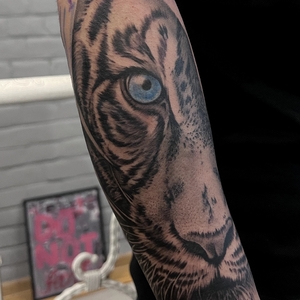 Natalya Kvyatkovskaya | Tbilisi, Georgia | iNKPPL