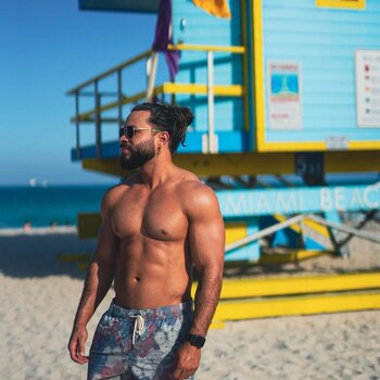 타투이스트 Daniel Luzardo