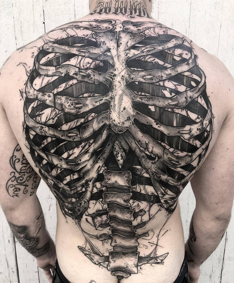 Tattoo 아티스트 Kévin Plane, 검은 스케치 타투 | 프랑스