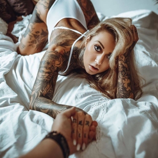 🔥 핫 포토, 모델 포트폴리오  #34084 타투 모델 Daniela Bittner