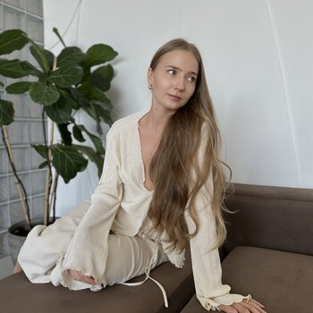 타투이스트 Zhenya Loginova