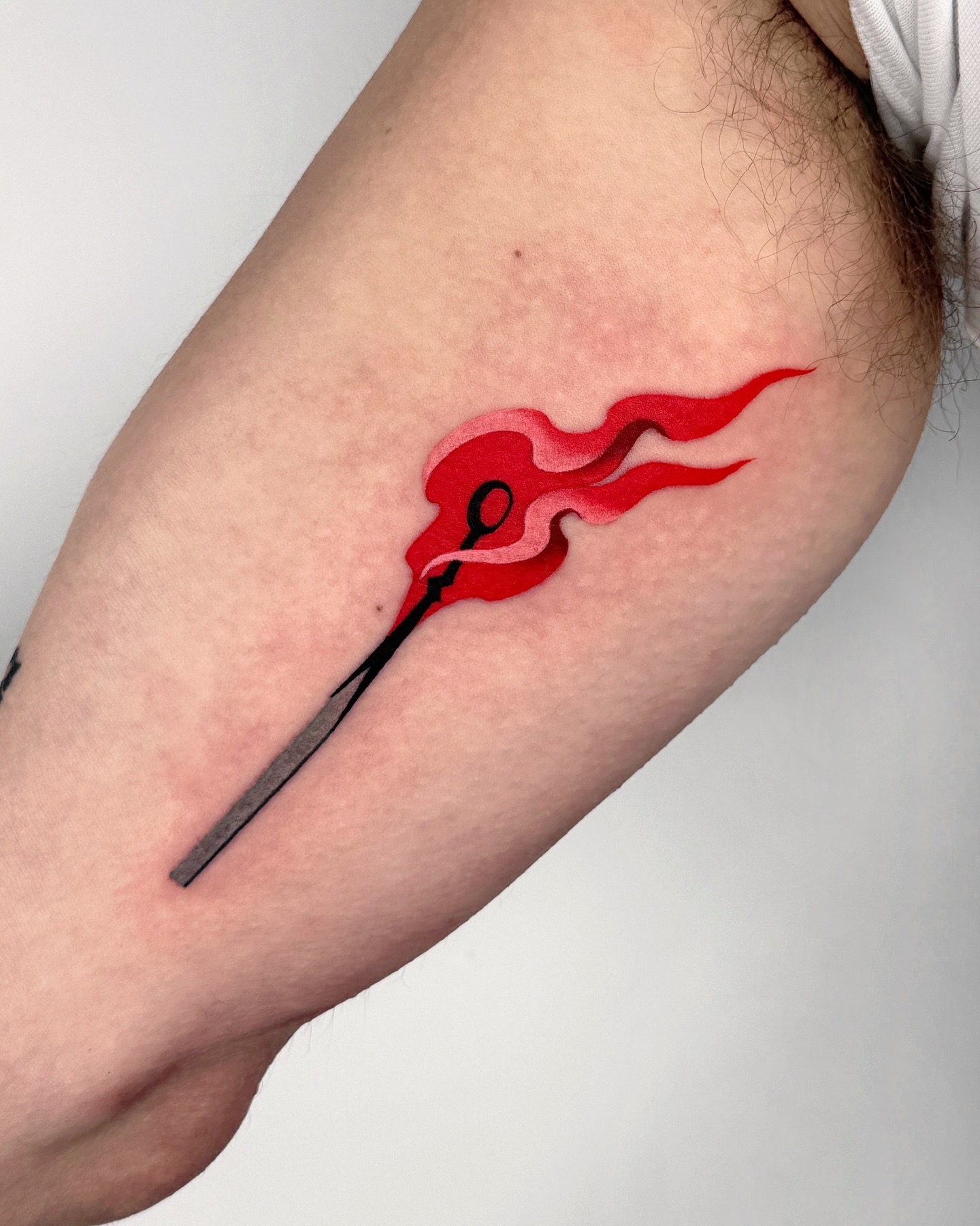 Горящаая спичка тату