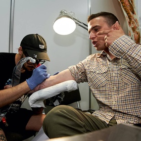 10º Congresso Internacional de Convenção de Tatuagem de Moscou | Dia 1
