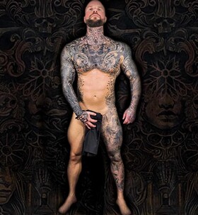 41-dia maratona de tatuagem na Tailândia do bodybuilder americano