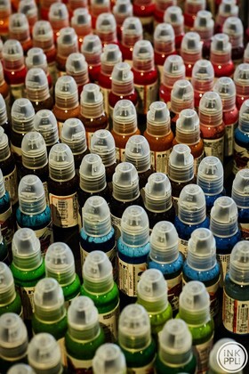 Horas sombrias esperam a indústria de tatuagens na Europa: até 65% das tintas coloridas serão proibidas a partir de 2023