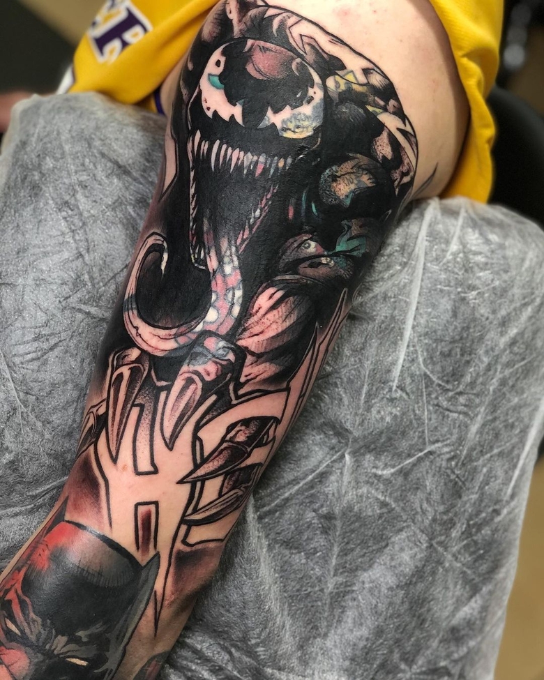 marvel Venom tattoo by @gruchan 