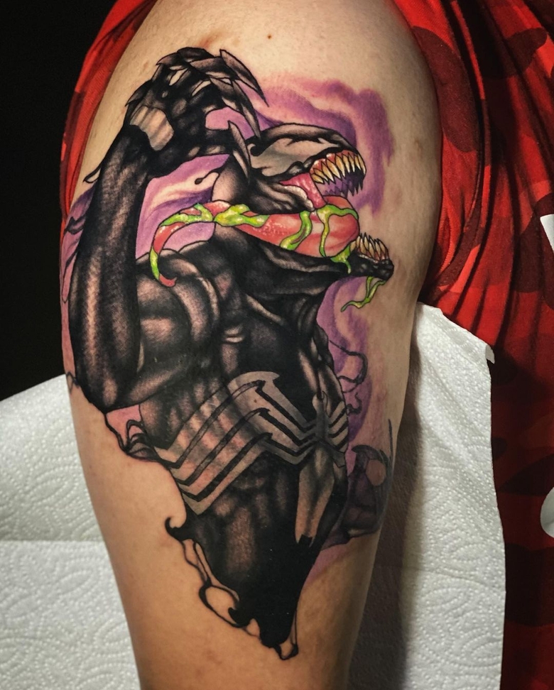 marvel Venom tattoo by @edd_arrows_tatts 