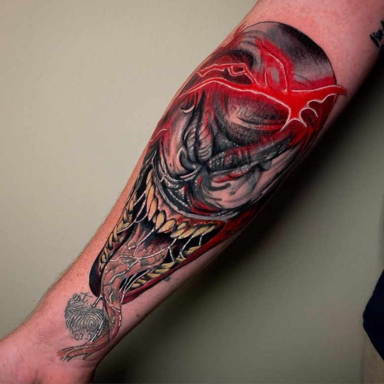 marvel Venom tattoo by @aislynleigh 