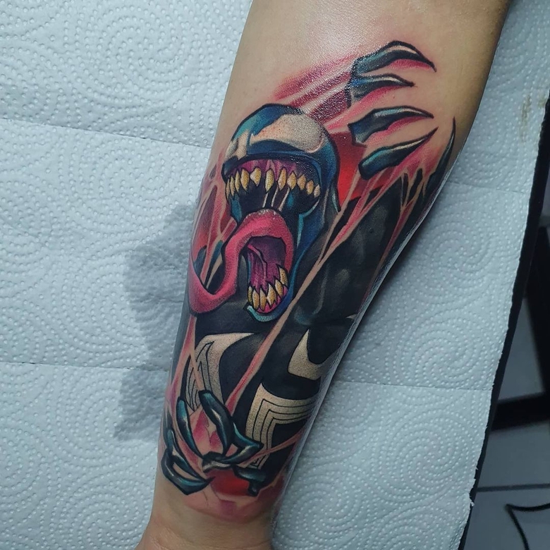 marvel Venom tattoo by @kainskellington 