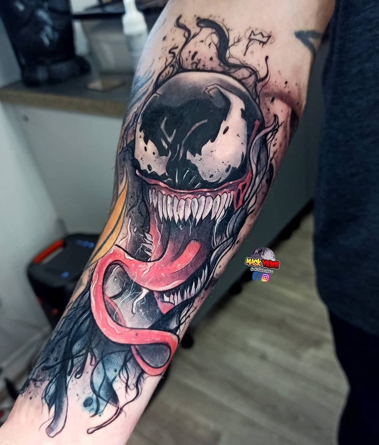 marvel Venom tattoo by @maskvader 