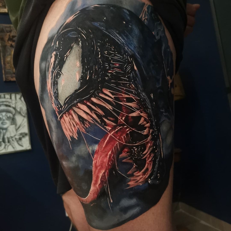 marvel Venom tattoo by @cha_noar 