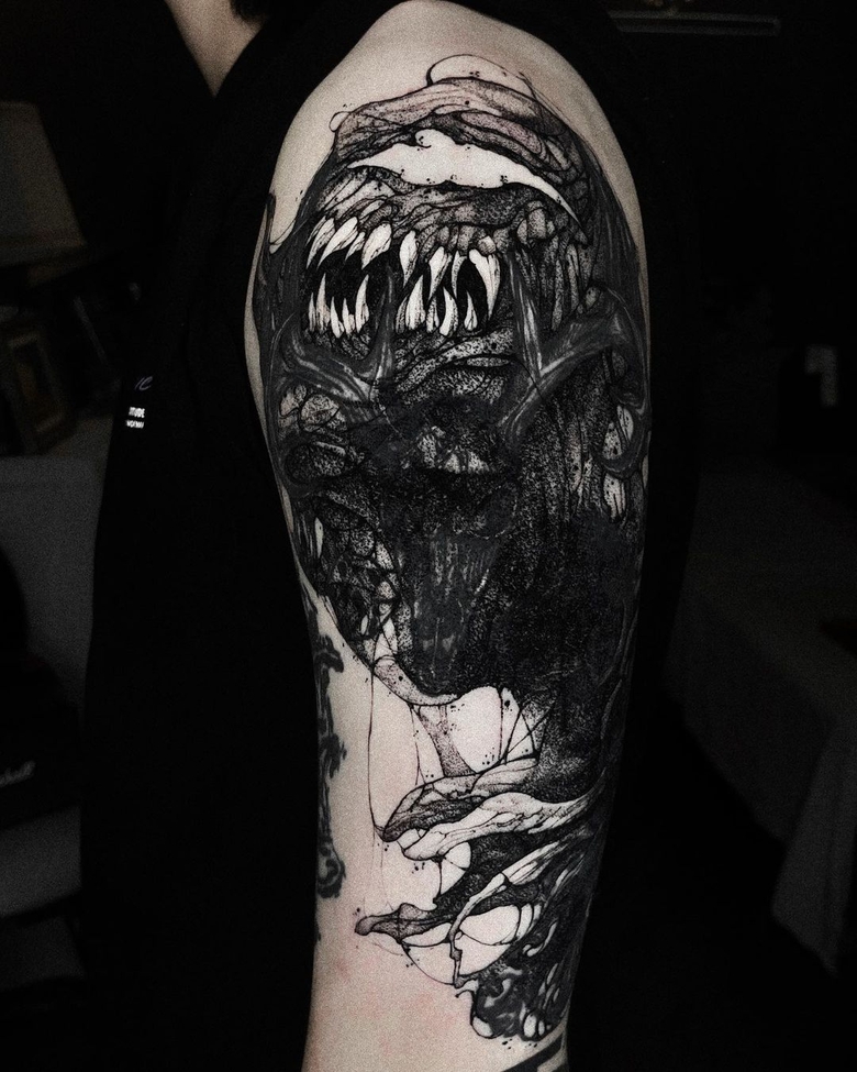 marvel Venom tattoo by @amon_ttt 