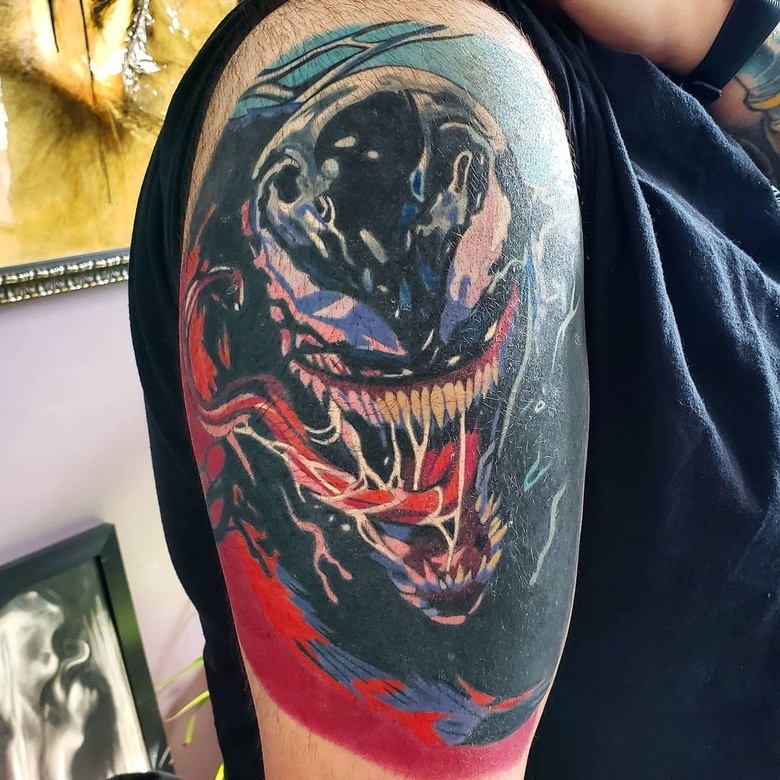 marvel Venom tattoo by @xobriannimalxo 