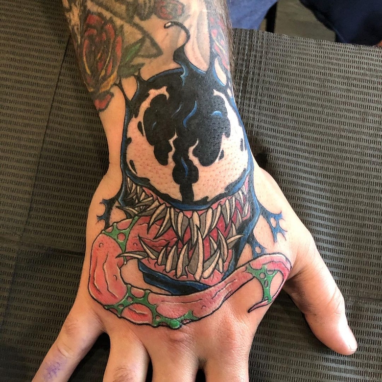 marvel Venom tattoo by @antonioottat 