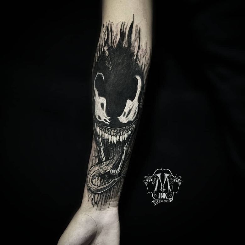 marvel Venom tattoo by @o_matheusink 