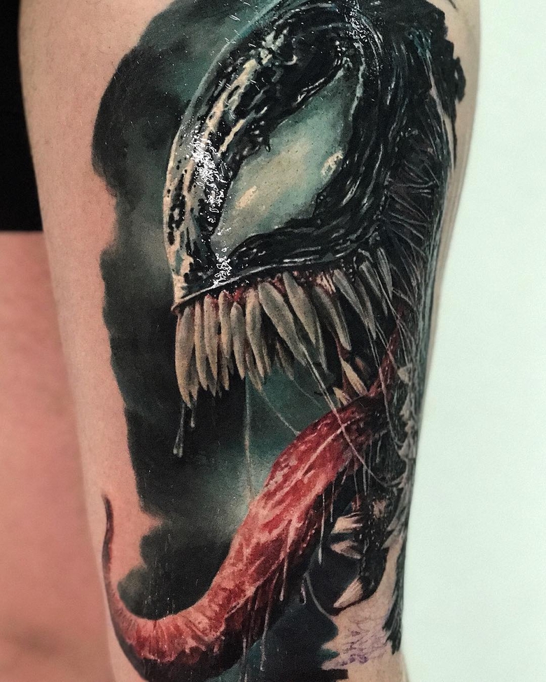 marvel Venom tattoo by @slavaslimov_tattoo 