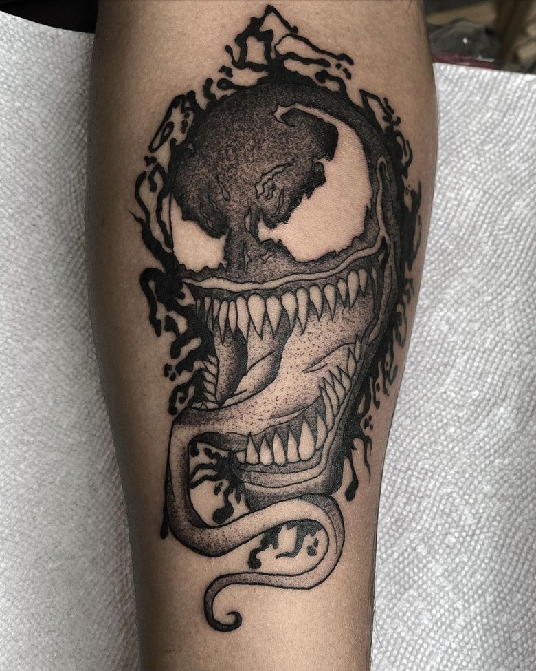 marvel Venom tattoo by @valensailor 