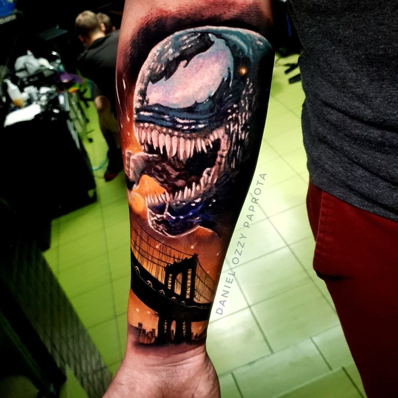 marvel Venom tattoo by @danielozzypaprotatattoo 