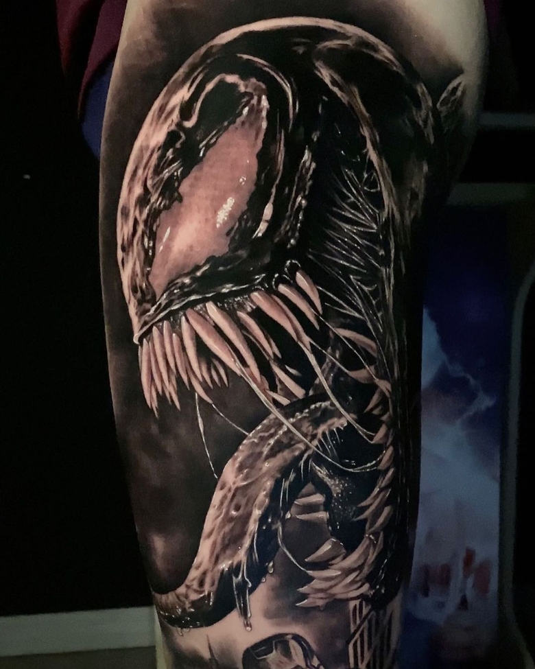 marvel Venom tattoo by @obi_one__tattoo 