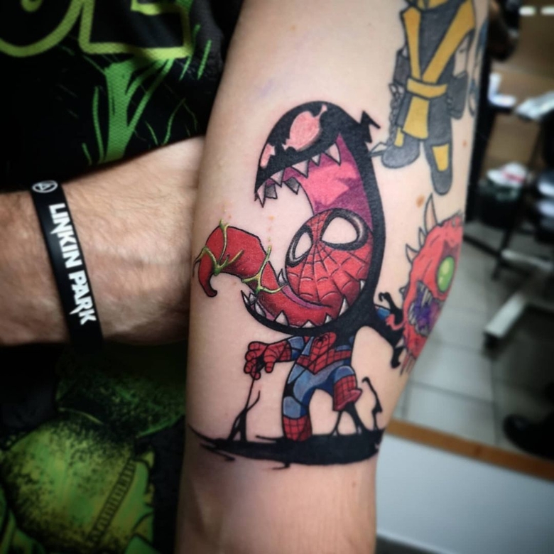 marvel Venom tattoo by @koszegivivien 