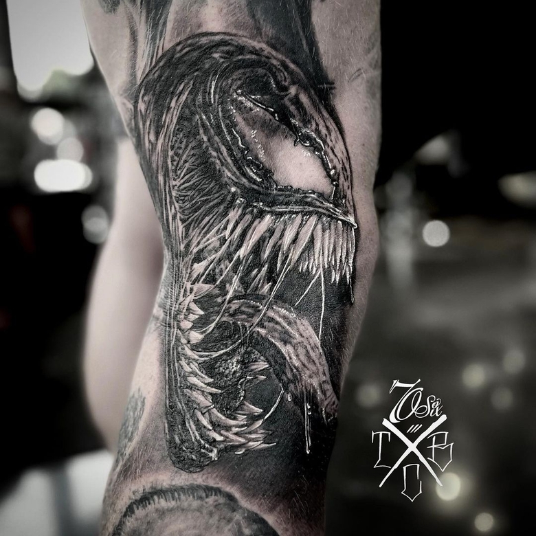 marvel Venom tattoo by @levi70six 