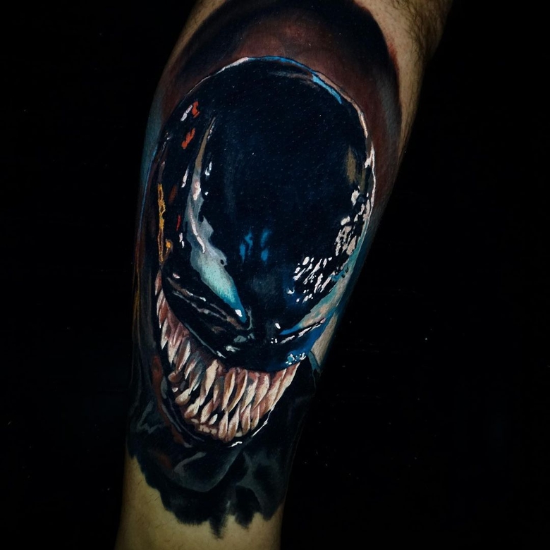 marvel Venom tattoo by @andrea_deriutattoo 
