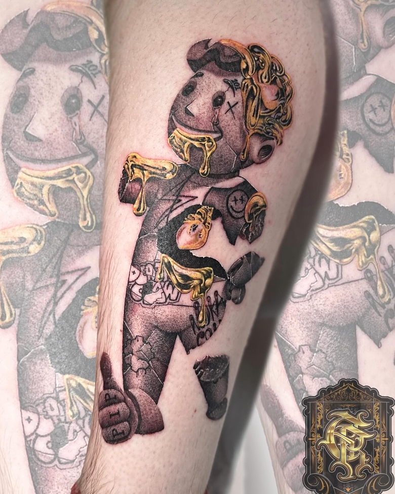 fallout, tattoo, gallery, photos @gaz_artt color,realistic,vault boy,statue,tattoo,fallout