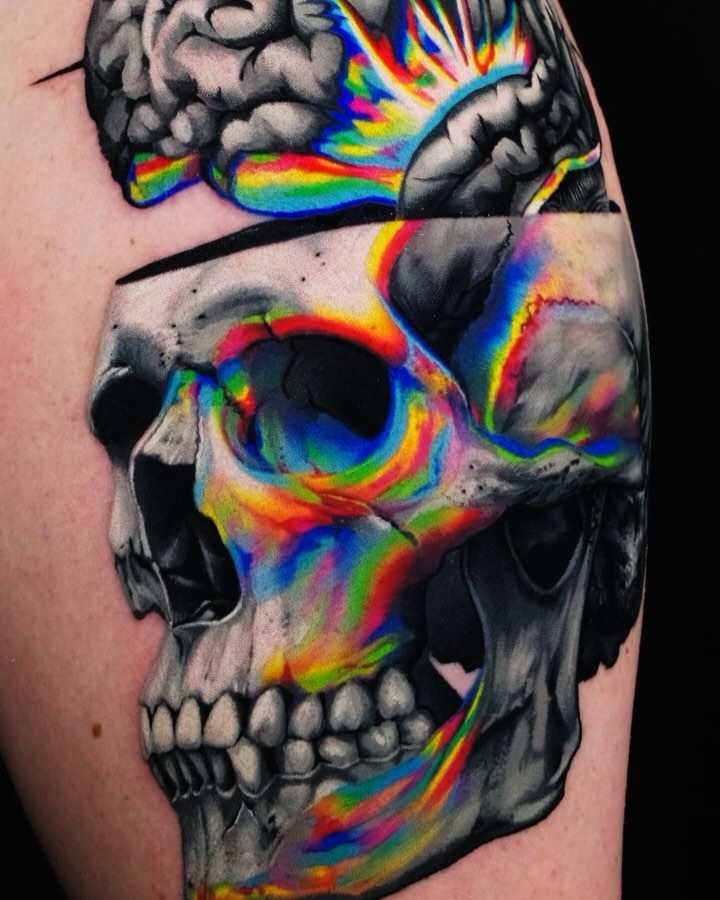 Arte dos Glitches: Artista de Tatuagem Pavlo Pozhydaiev e Seu Realismo de Glitch