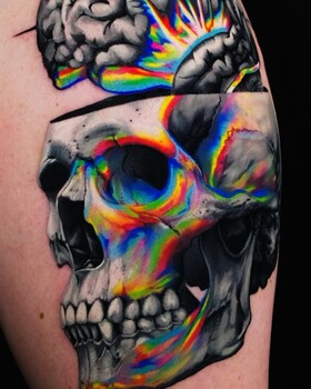 Arte dos Glitches: Artista de Tatuagem Pavlo Pozhydaiev e Seu Realismo de Glitch