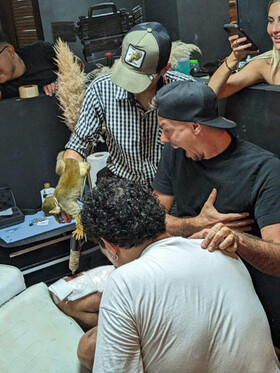 Artista de Tatuagem de Macaco - Um novo experimento por Funky Matas