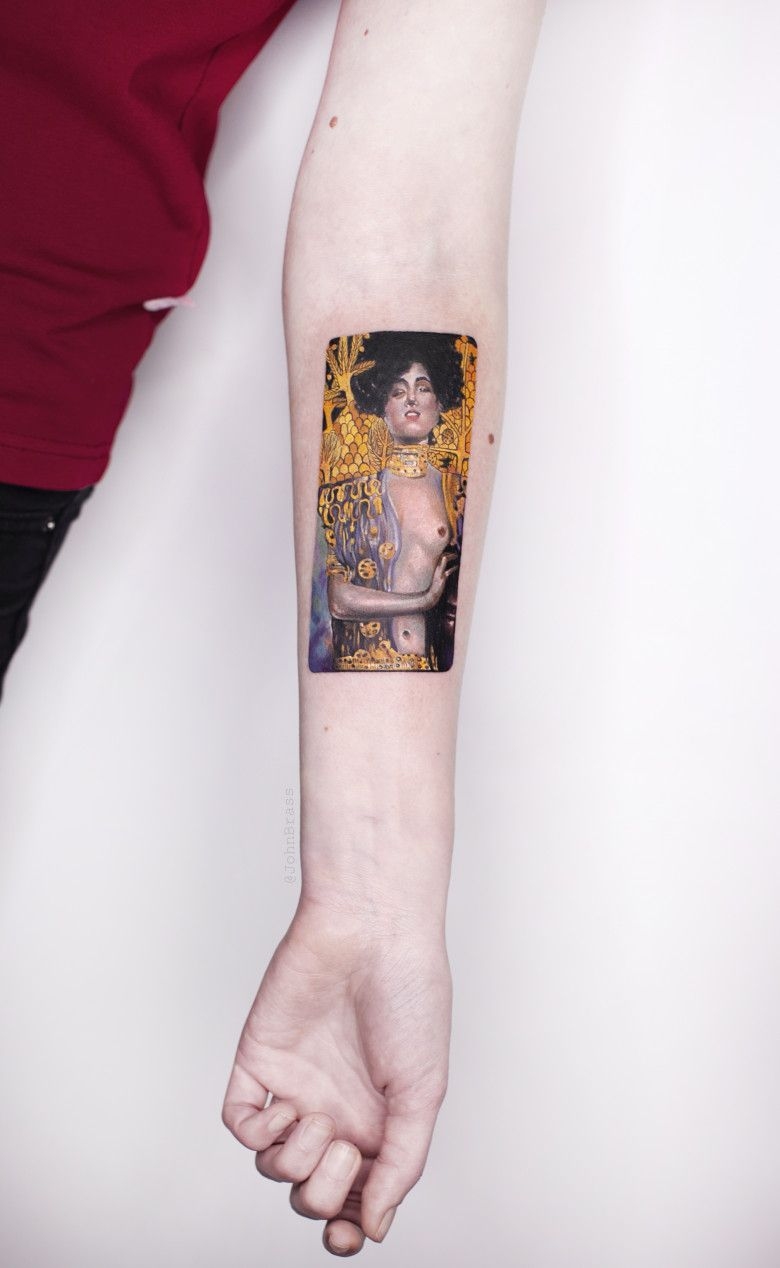 «Homem do Mundo» e artista de tatuagem Ivan Androsov