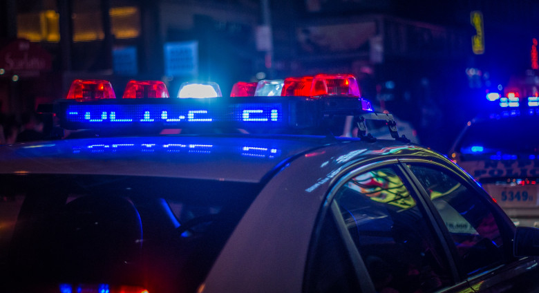 Polícia do Estado de Nova York Arremata Mãe de Menino de 10 Anos que Teve um Tatuagem