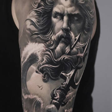 Cold precision and visual power in the tattoos of Roman Ignatenko