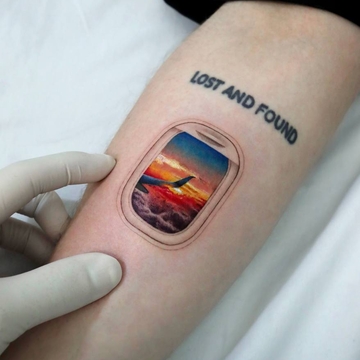 Detalhando a Arte: Mooji sobre os Desafios e a Beleza dos Tattoos de Microrealismo