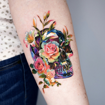Micro-realismo com um toque de cor: o estilo distintivo do artista de tatuagem Nonlee